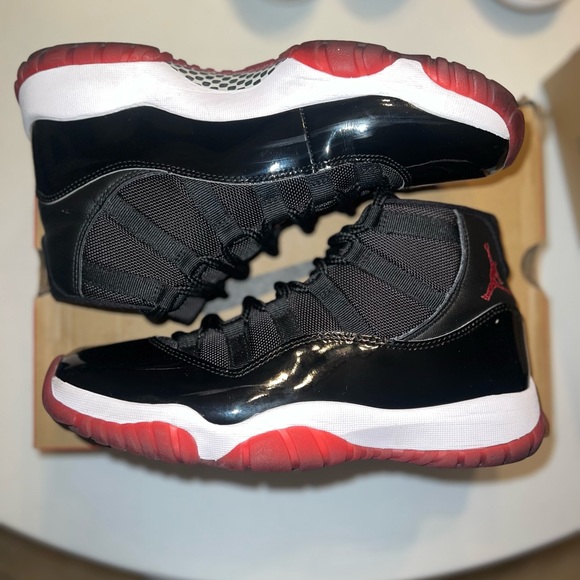 Preloved Jordan Retro 11 Bred SZ9 - Picture 14 of 16